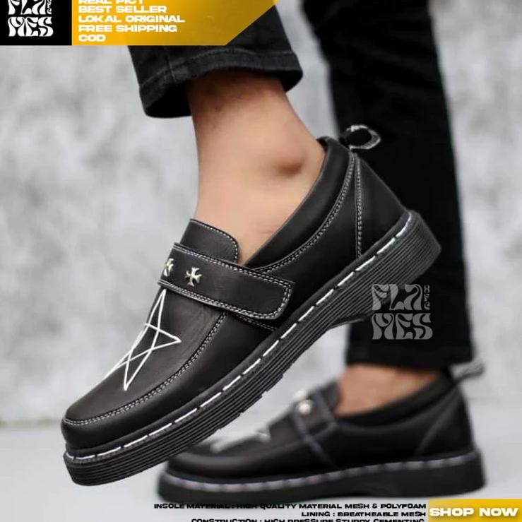 Kekinian Flames Akesi - Sepatu Loafers Docmart Pria Casual Formal Pantofel Kerja Pria Hitam Gratis O