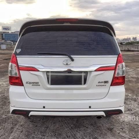 Spoiler Kijang Innova Luxury With Lamp