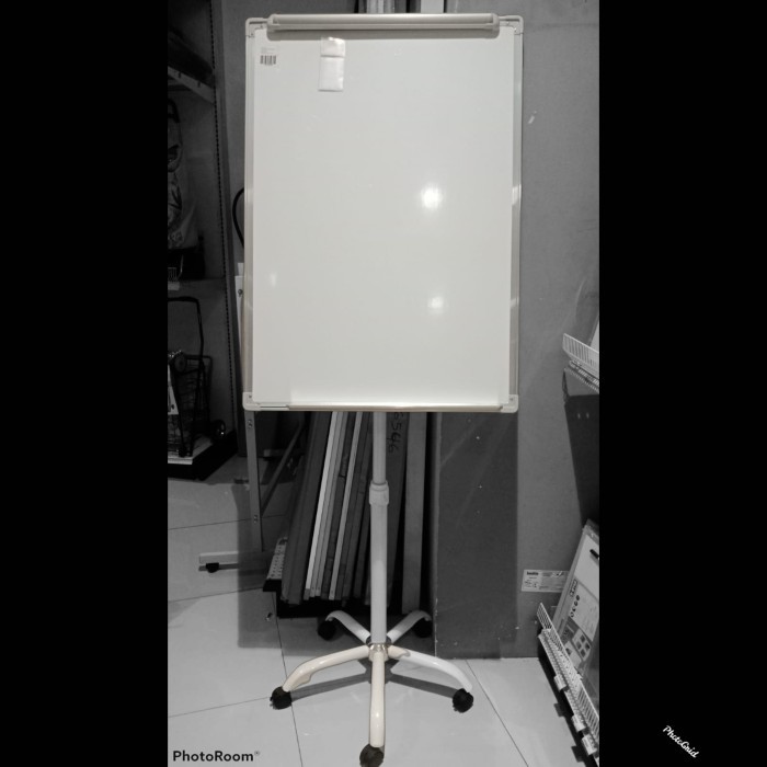 

TERBARU Papan tulis Odi Flipchart Dengan Roda 70x100 Cm