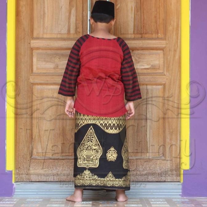 New Arrival  Sarung Batik Gunung Wayang Hitam Gold - Sarung Batik Wayang