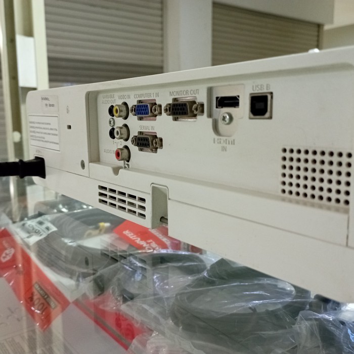 Projector/Proyektor Panasonic Pt Lb280 Second/Bekas Mulus Terawat Terlaris 100 % Original