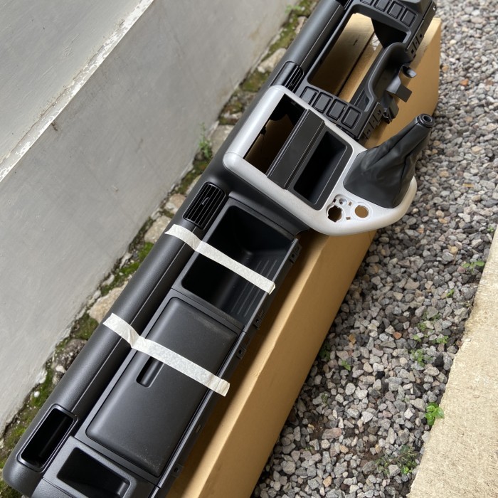 DASBOR MITSUBSHI CANTER HITAM ORIGINAL