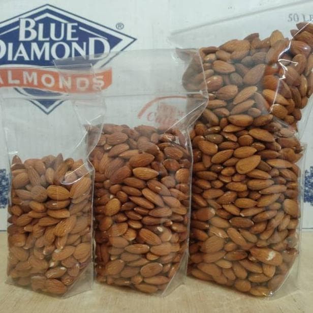 

LIMITED EDITION 250gr Kacang Almond Panggang Kupas Blue Diamond Roasted