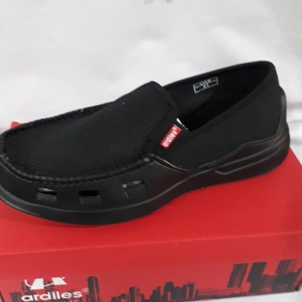 Sepatu Slip On Hitam Ardiles Slip On Karet Pria