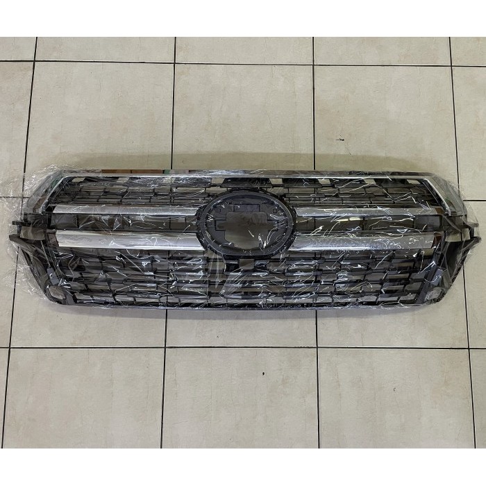 GRILLE LAND CRUISER 2021 VX200