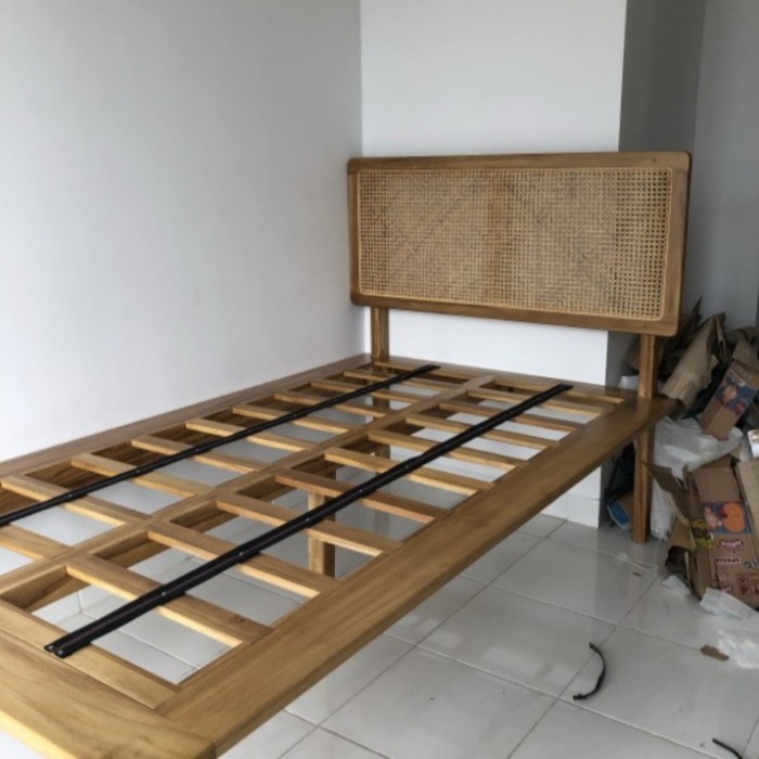 Dipan Ranjang Kayu Jati Minimalis Mix Rotan - 160x200