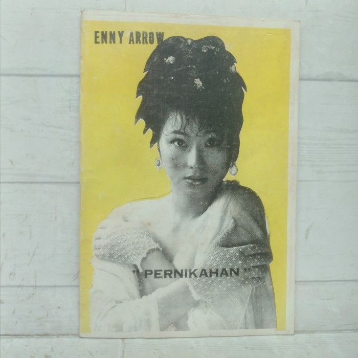 Enny Arrow Pernikahan BUKU Langka