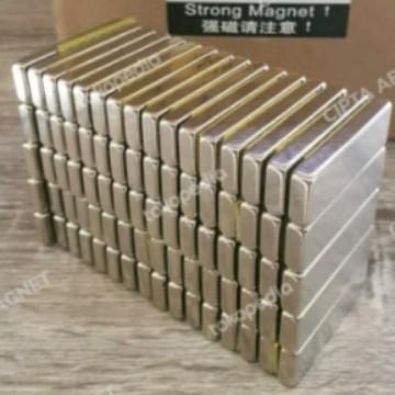 Magnet Neodymium 30X10X5Mm N52 / Magnet Persegi