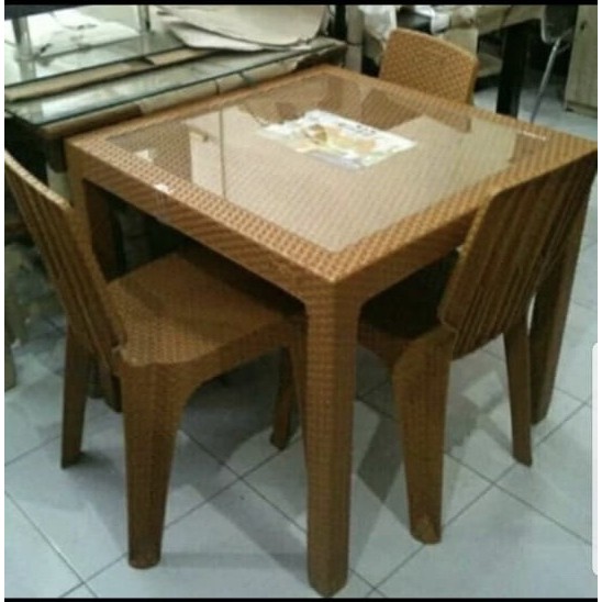 Meja Makan Plastik Set 4 Ks