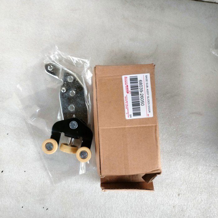 Ready Roller Pintu Sliding Bawah Kiri Hiace Commuter Bearing Pintu Bawah