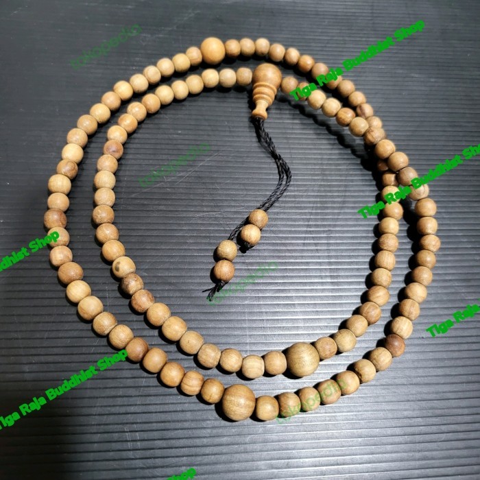 Tasbih Kayu Cendana 108 Butir 8Mm Premium