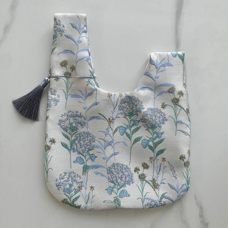 

CR - V- Pouch Hampers Gift Bag Natal Imlek Lebaran Valentine Premium - Tas Kantong Bingkisan - tas souvenir TERLARIS