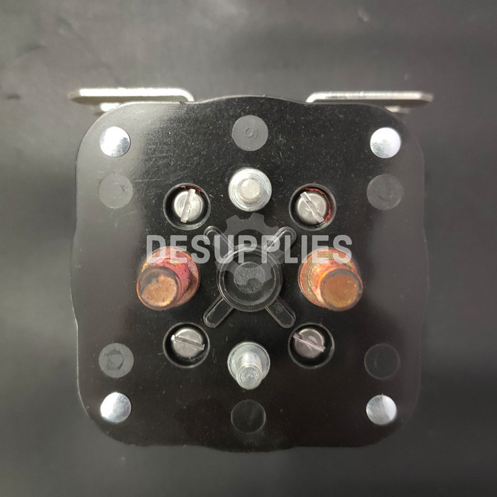 

Relay 3050692 24V 5861141126A 5861141126A Olenoid Witch Cumn