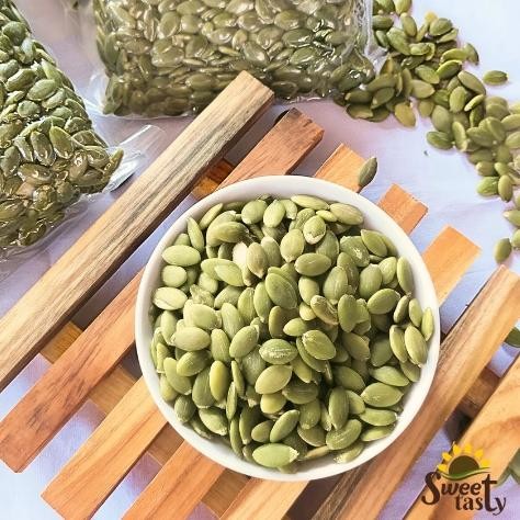

Kk - Roasted Pumpkin Seeds/ Biji Labu Panggang Matang - Pumpkin Seed /Biji Labu Mentah 500 gram