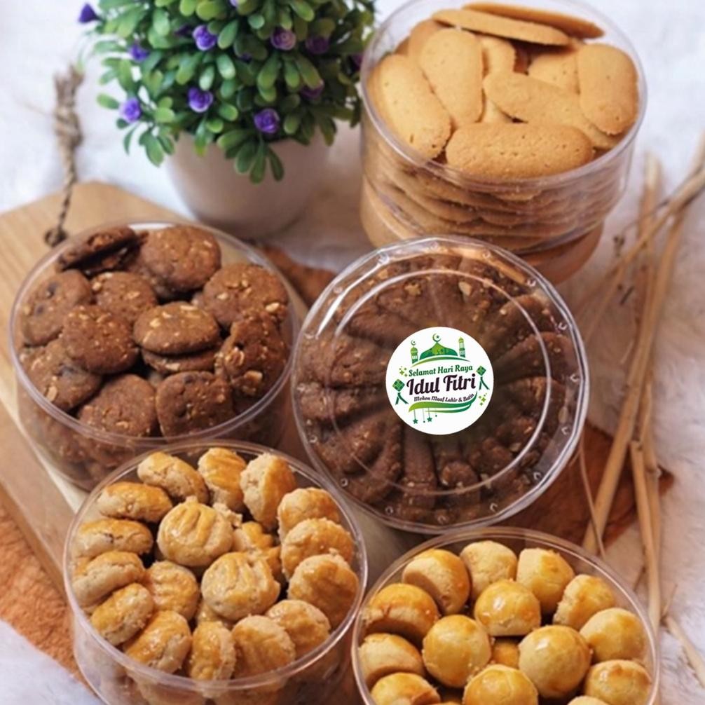 

GHT Stiker Selamat Idul Fitri Sticker Label Toples Jar Dus Kemasan Hampers Segel Amplop Lebaran diameter 4,5 cm (500 pcs/ roll)