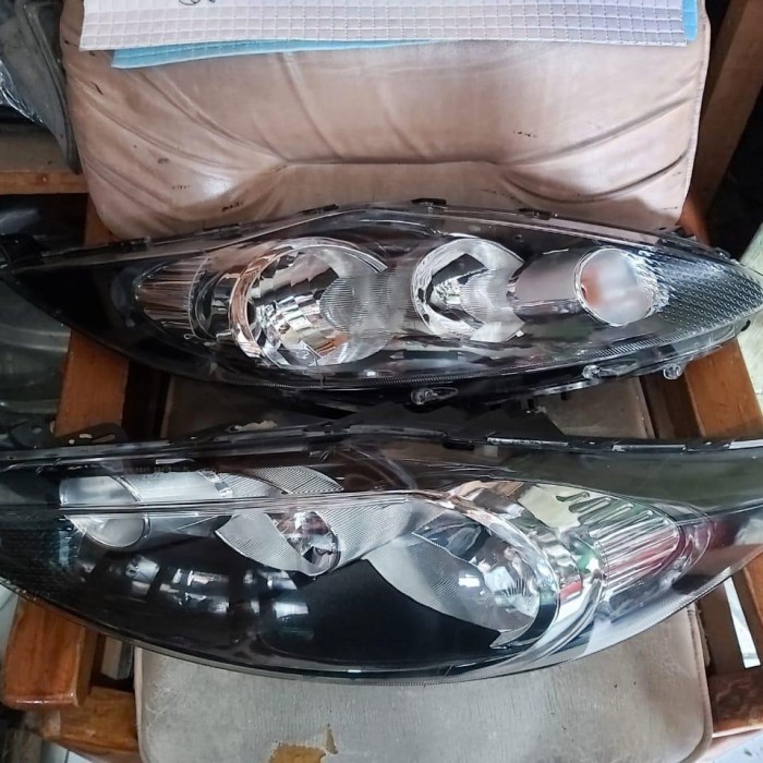 Headlamp Headlight Lampu Depan Ford Fiesta 2010 2011 2012 2013