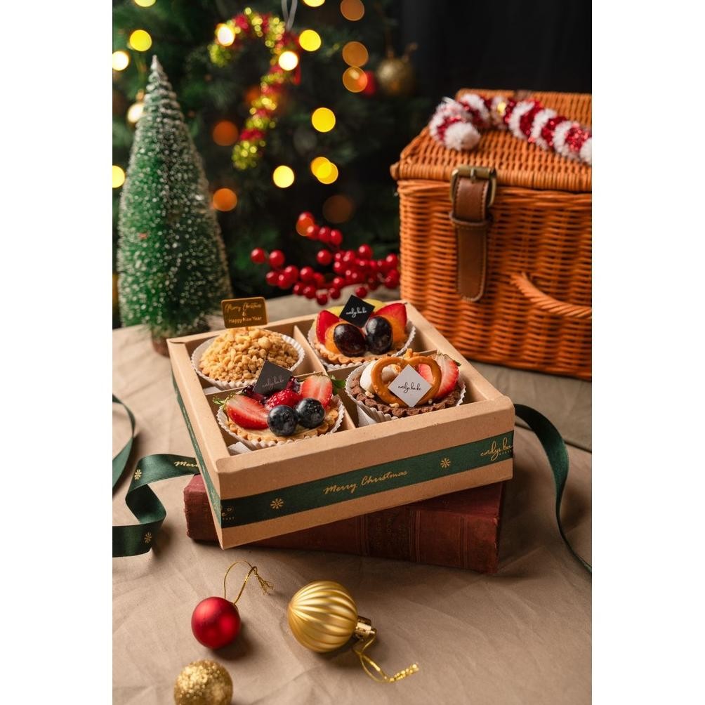 

Christmas Mini Tart Box of 4 by emilys.bake