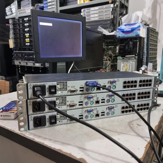 AF617A HP Server Console Switch 0x2x16 KVM switch 16 port