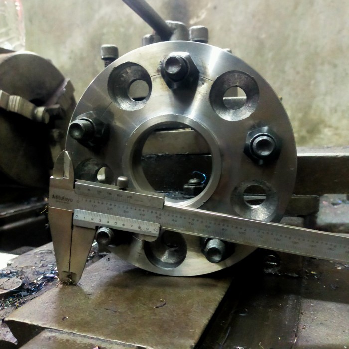 adaptor velg mobil Ford escape