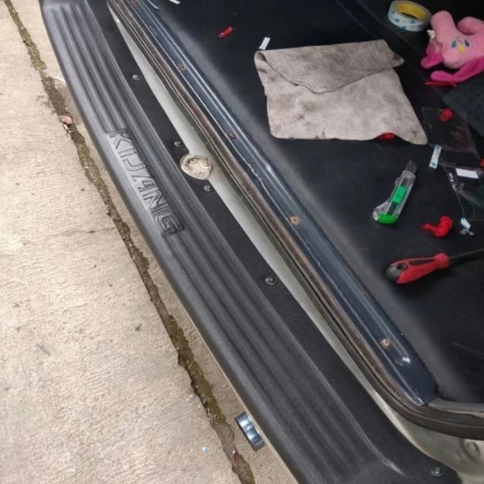 Sill Plate Belakang Kijang Kapsul Cover Bumper Belakang Kijang Kapsul