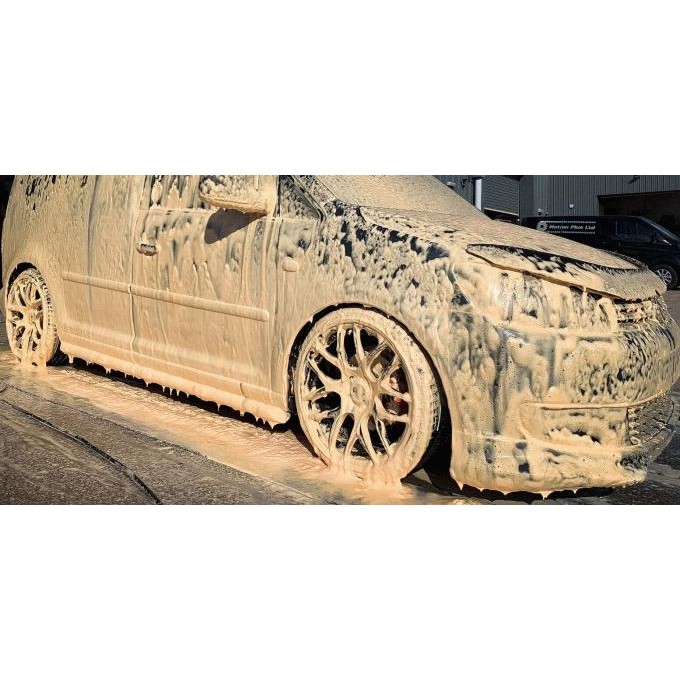 

TERSEDIA SABUN CUCI MOBIL SNOW FOAM COLORED CAR WASH BUSA BERWARNA PH NETRAL