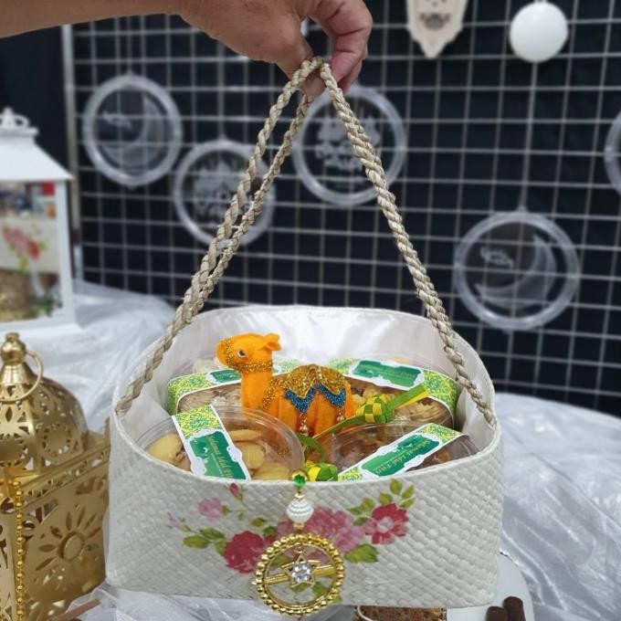 

Sale! Paket box hampers lebaran kue kering toples murah 69