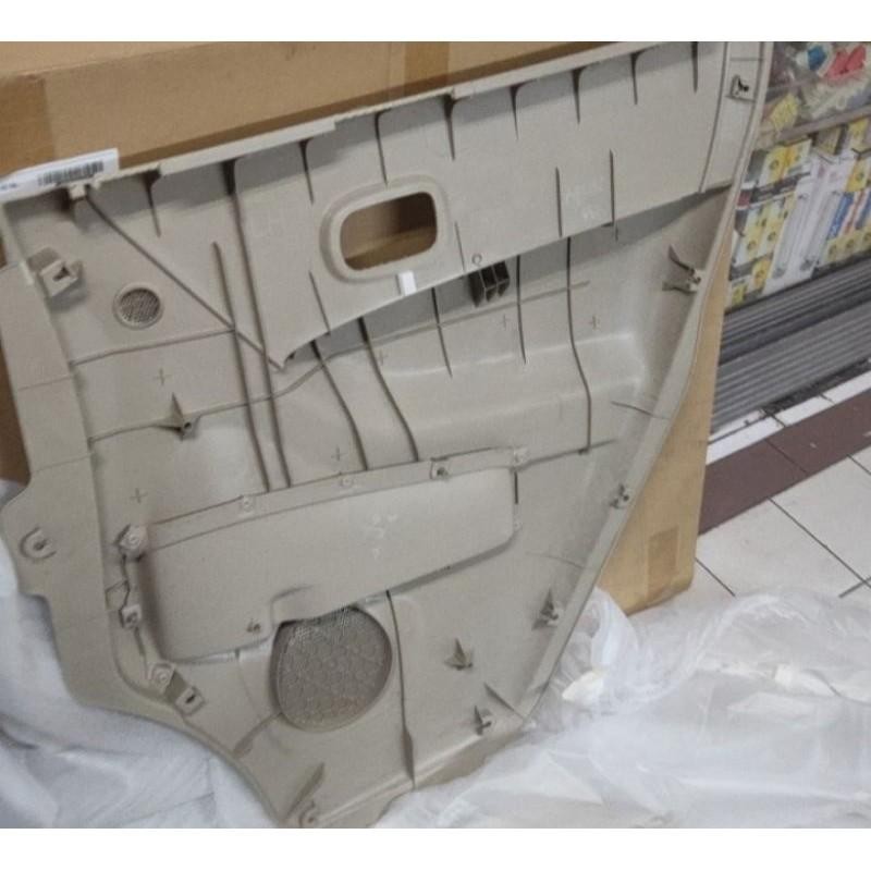 Door Trim Depan Kiri Original Daihatsu Luxio