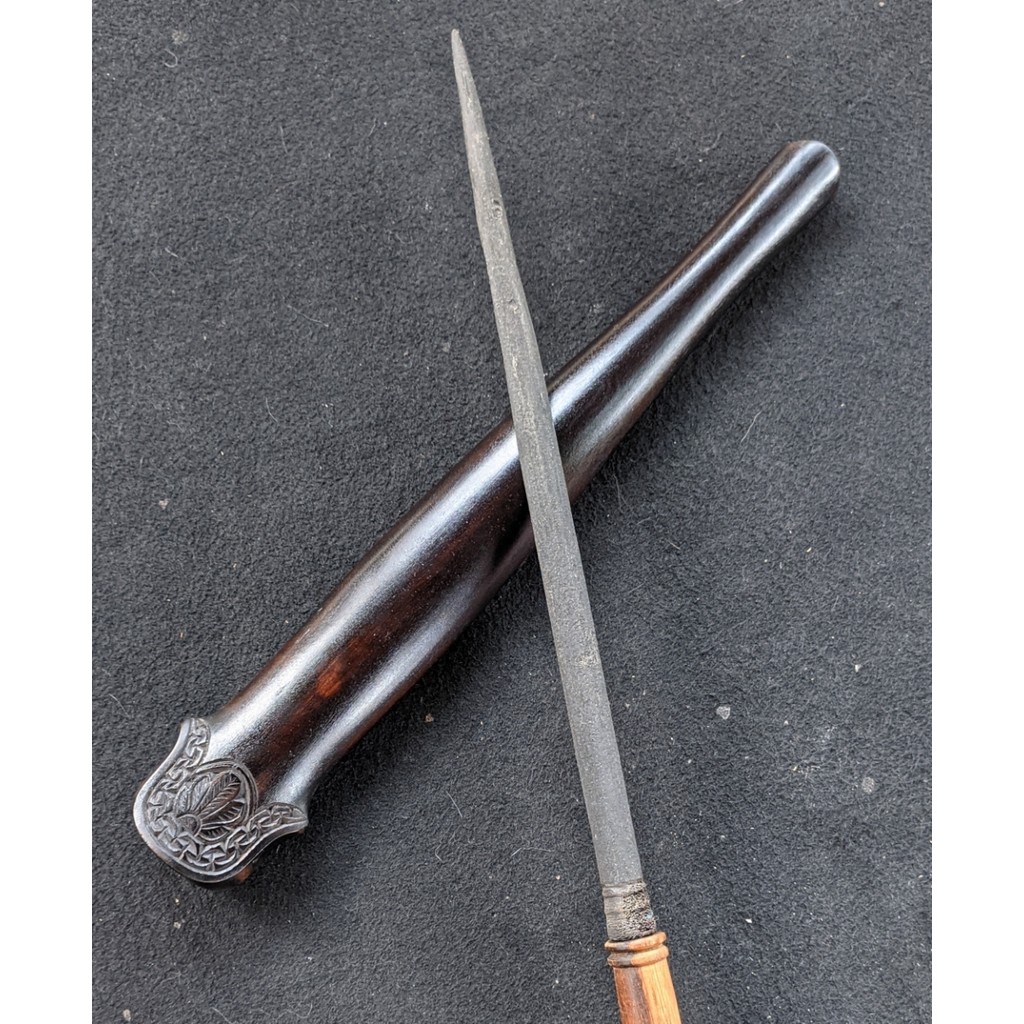 Tombak Pusaka Paku Bhumi Luk 3 Pamor Kelengan Tangguh Mataram est Wingit Merbawani Istimewa Nyandhan