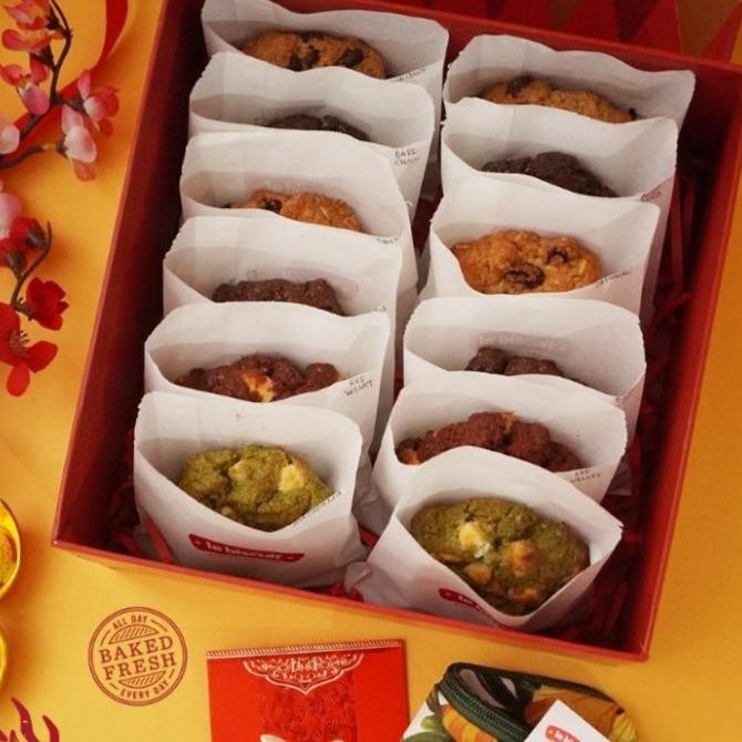 

Fgh Le Biscuit - Imlek & Valentine Hampers - 12 Pcs Giant Cookies