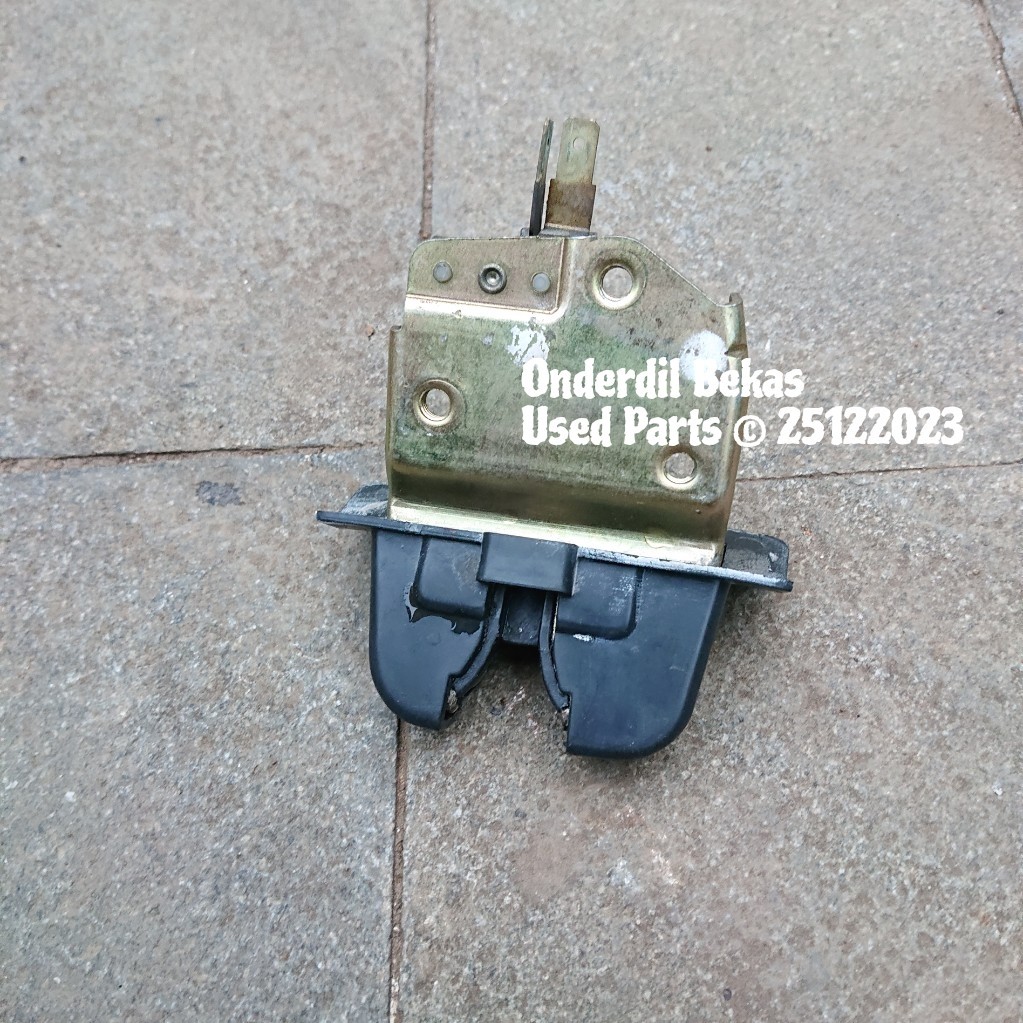 door lock bagasi Honda accord maestro 1990