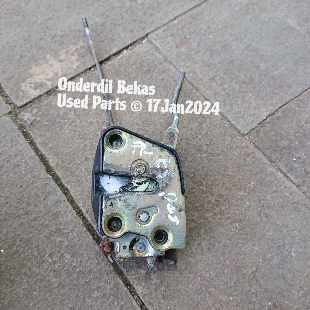 DOOR lock kanan depan FR daihatsu espass original