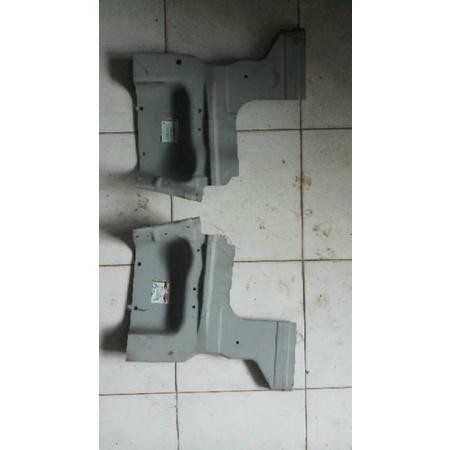 Pelat Injakan Kaki Canter Kiri / Kanan