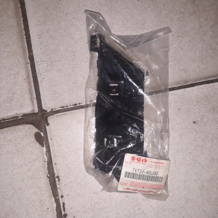 breket bemper depan sx4