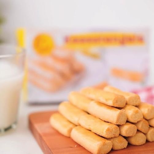 

KAASSTANGELS KASTANGEL KUE KEJU- ABADI BAGELEN OLEH OLEH SNACK BANDUNG NOV