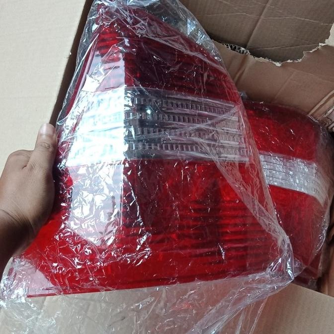 MIKA LAMPU BELAKANG LIVINA STOPLAMP
