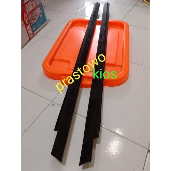 Karet Pelipit Lis Kaca Weatherstrip L300 Luar