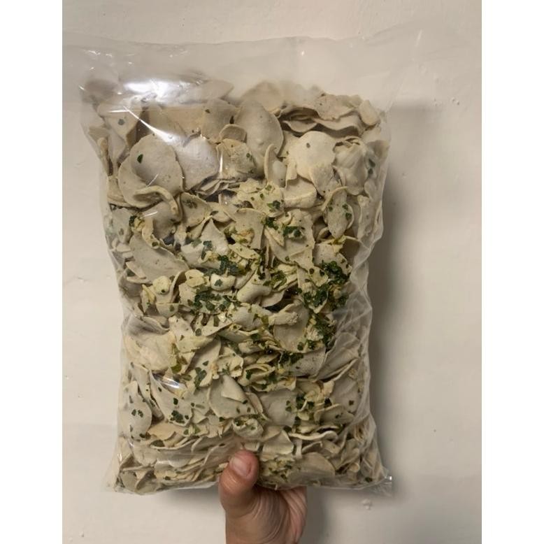 

KERIPIK BASRENG BUMBU BASAH PEDAS DAUN JERUK 1 KG sekilo