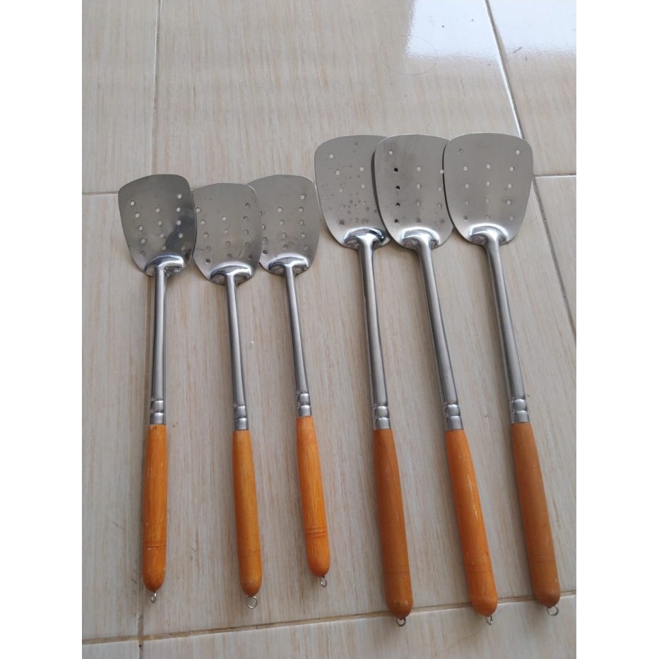 SODET SPATULA LUBANG  SUTIL MASAK GAGANG KAYU BERLUBANG