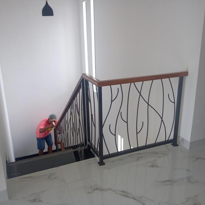 Diskon Railing Tangga Minimalis. Klasik