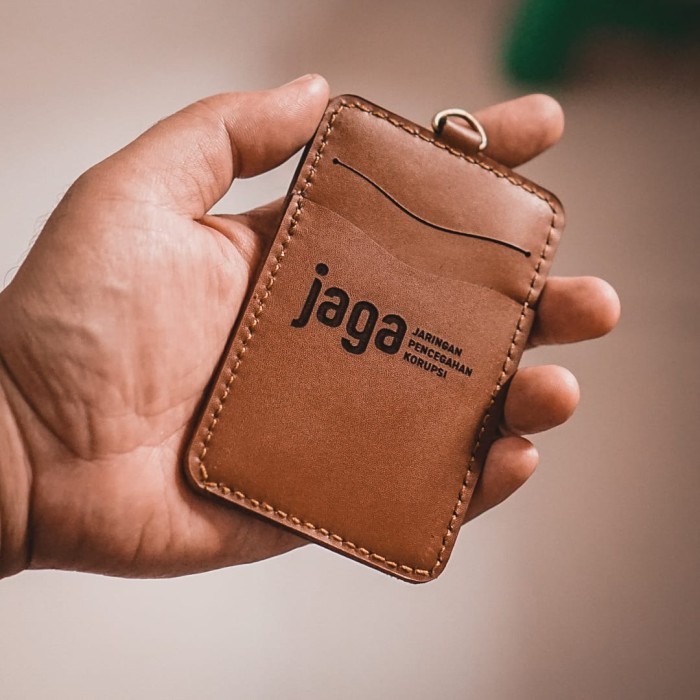 

ID CARD HOLDER KULIT NAME TAG CUSTOM NAMA & LOGO MODEL F *FREE GRAFIR*