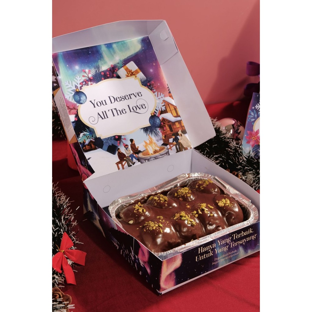

Dubai Pistasyio Chocolate Buns - Hampers Natal New