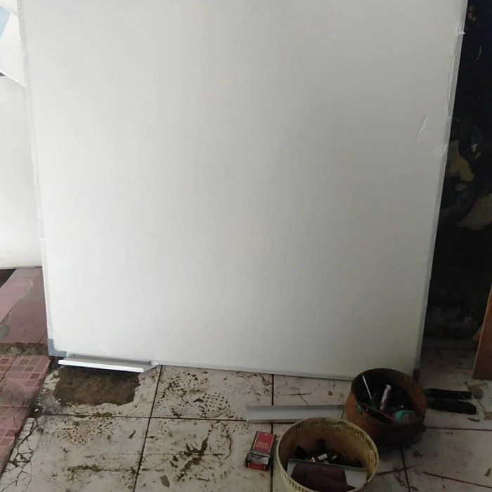 

papan tulis whiteboard gantung ukuran 100x100