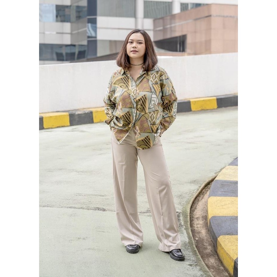 Ixora Yumi Oversized Shirt - Kemeja Wanita Oversize Lengan Panjang Terlaris