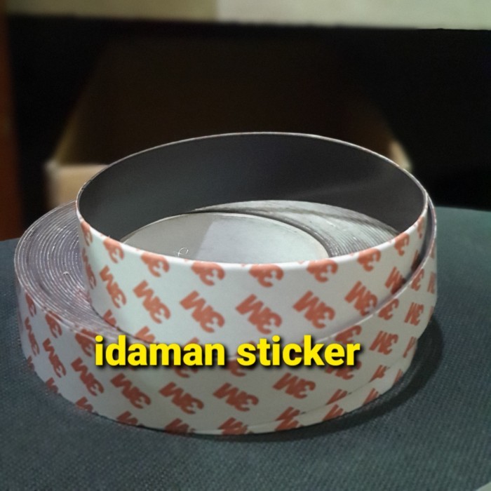 

magnet strip double tape merk 3M uk 30mm x 1mm x 10meter