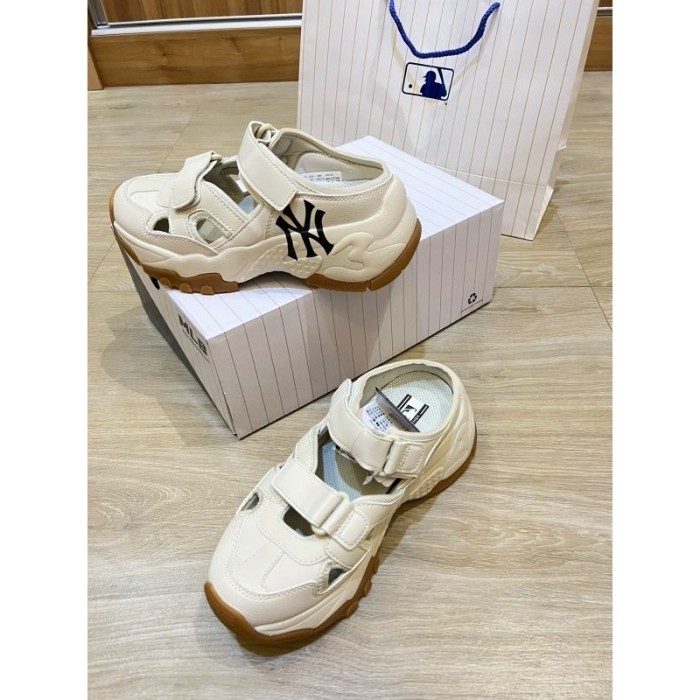 MLB / SEPATU MLB NY YANKEES BIG BALL / MLB CHUNKY / SNEAKERS WANITA