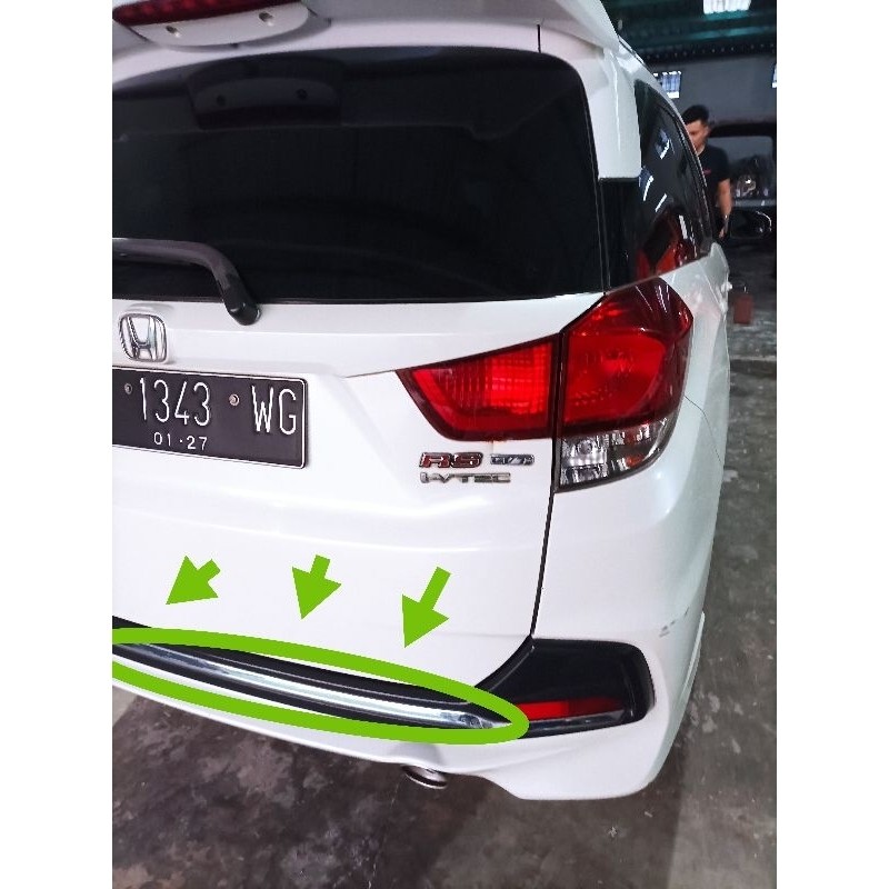 List chrome bemper belakang Honda Mobilio RS
