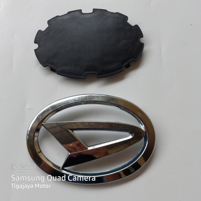 TERLARIS LOGO DEPAN MOBIL XENIA GRAND NEW/LOGO GRILL SIGRA SET BREKET TIGA JAYA