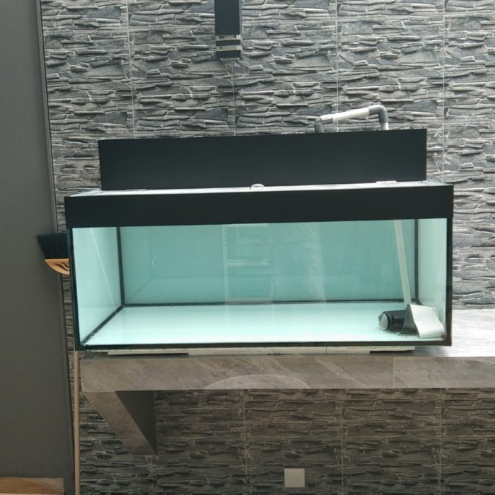 Aquarium 80x40x40 8'mm dan rak