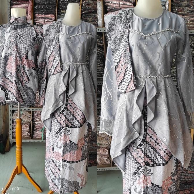 || Best seller  ~`~ Baju Couple Kebaya Brukat Tunangan Batik Sarimbit Pasangan Modern ||~~~