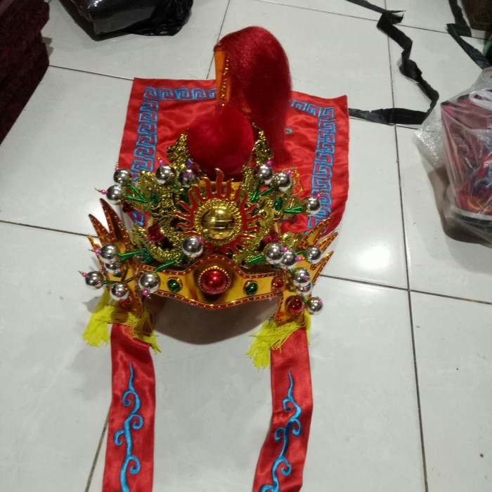 topi tatung warna merah lengkap